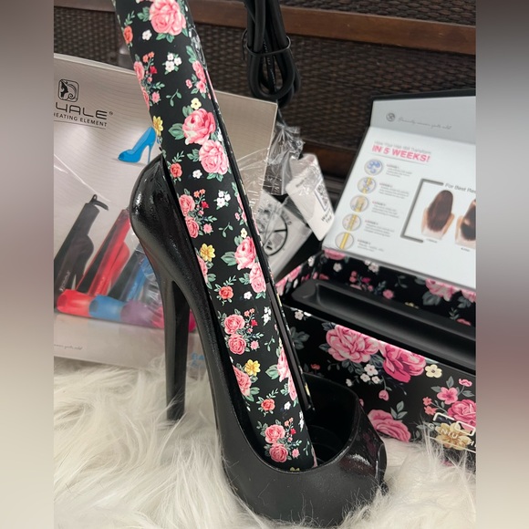 Royale Platinum Ceramic Floral Flat Iron-Cinderella Shoe Holder-Shampoo/Cond Set main image 11